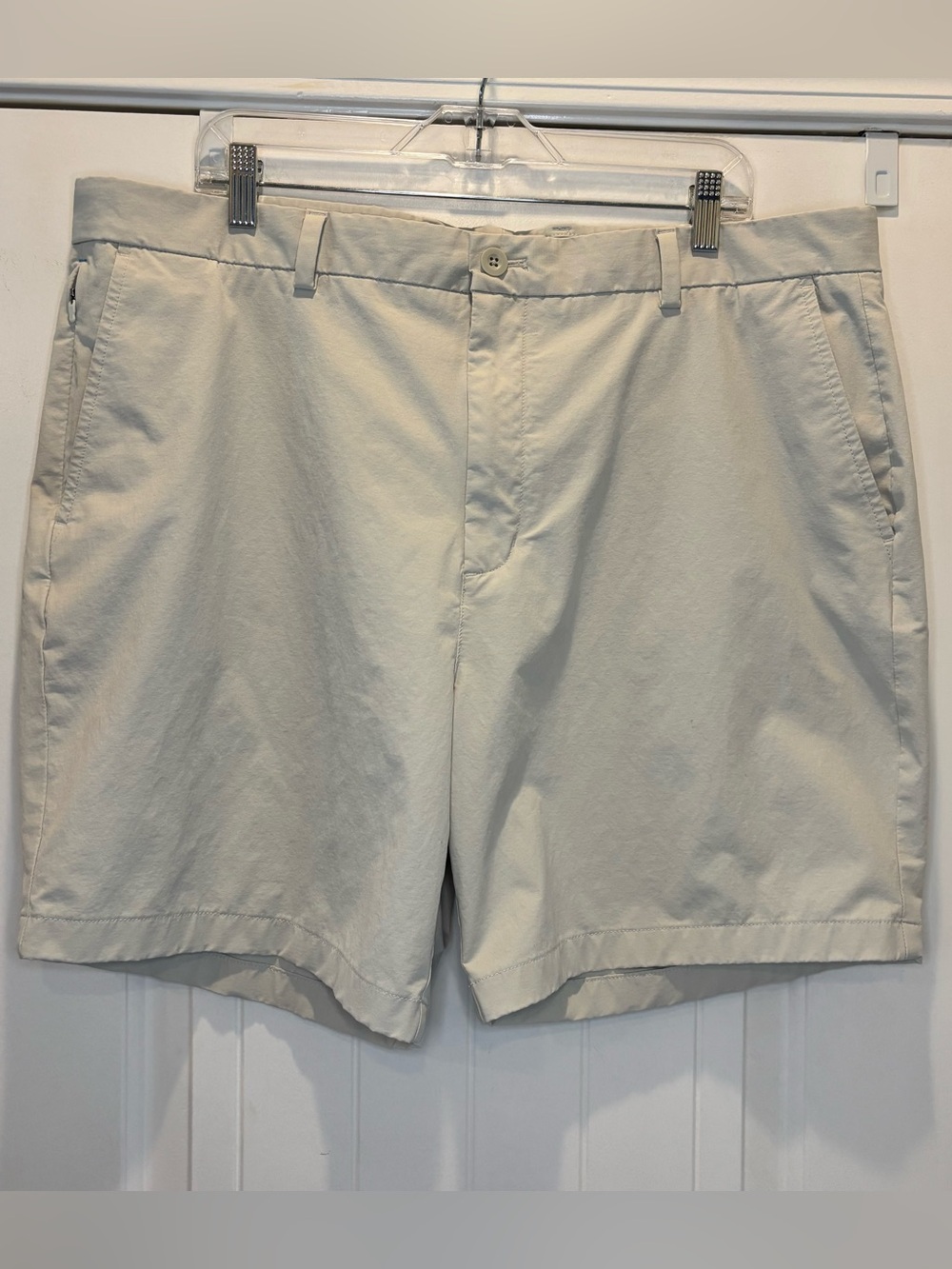 Vineyard Vines On The Go Shorts Khaki Performance Stretch Golf Mens 40x7 READ